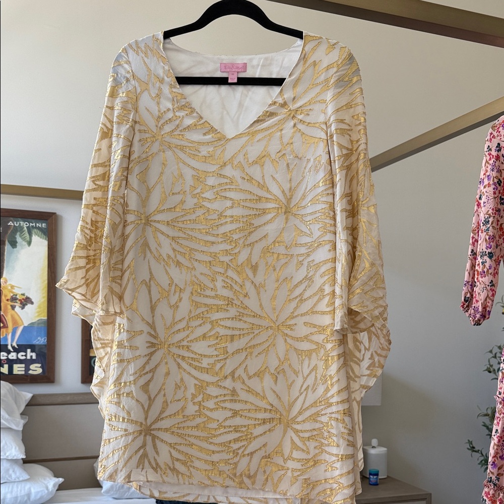 Lilly Pulitzer Gold and White Leaf Pattern Top